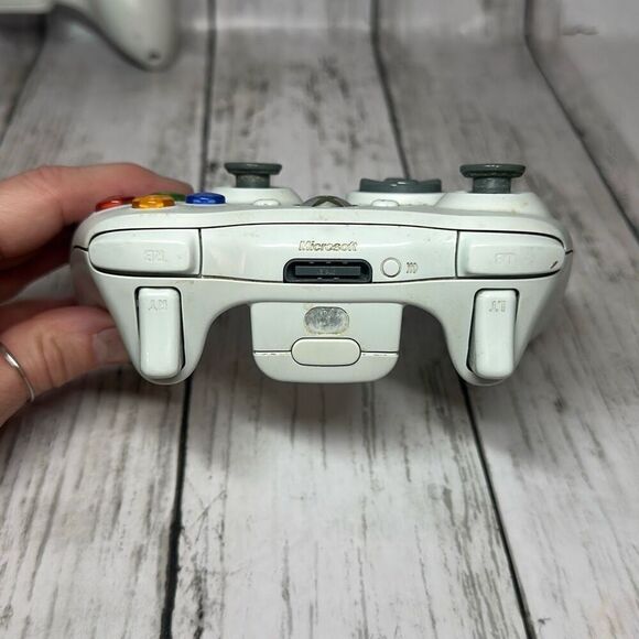 Microsoft Xbox 360 Wireless Controller White  TESTED Genuine OEM set of 2 - Picture 8 of 10